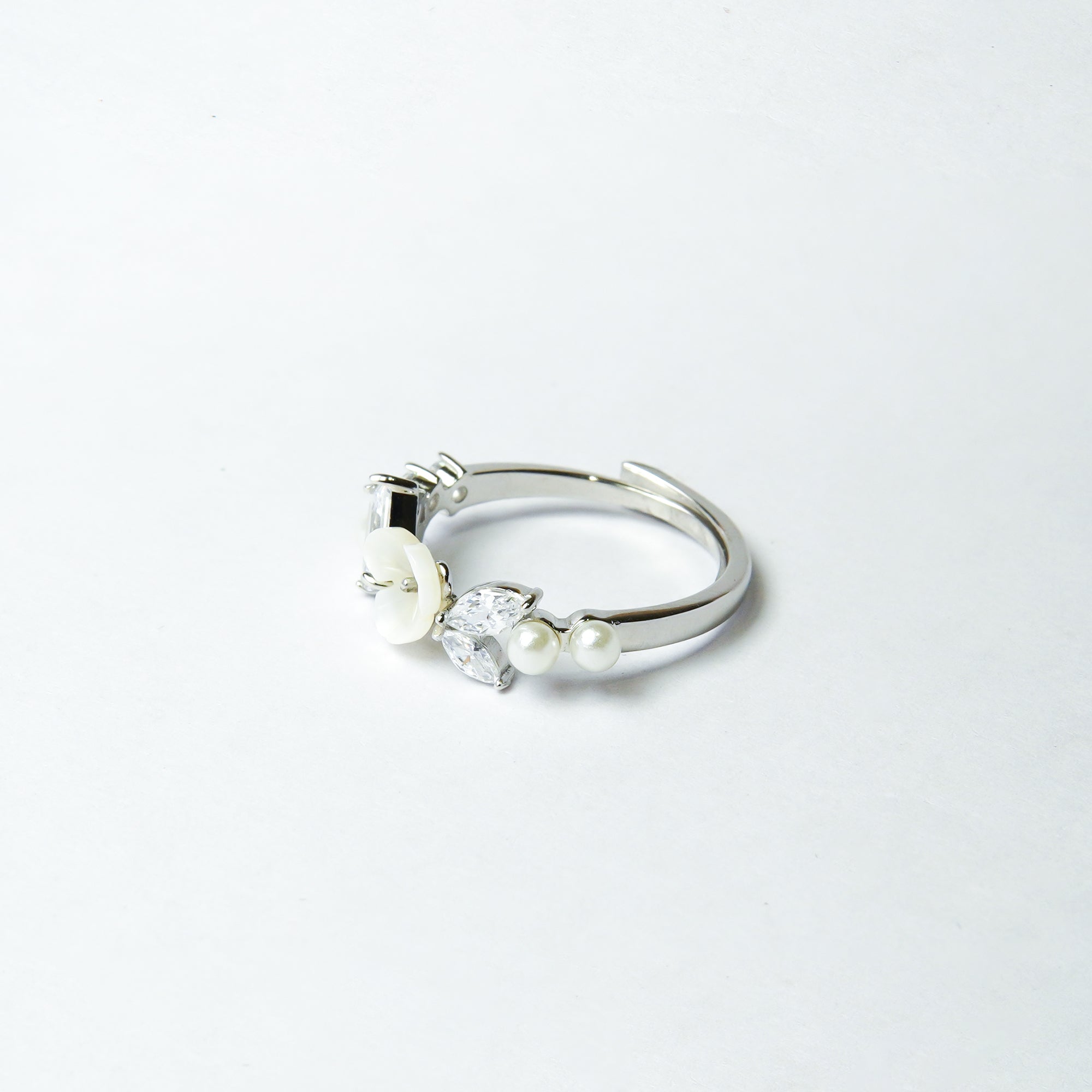 Blooming Diamond Pearl Silver Ring